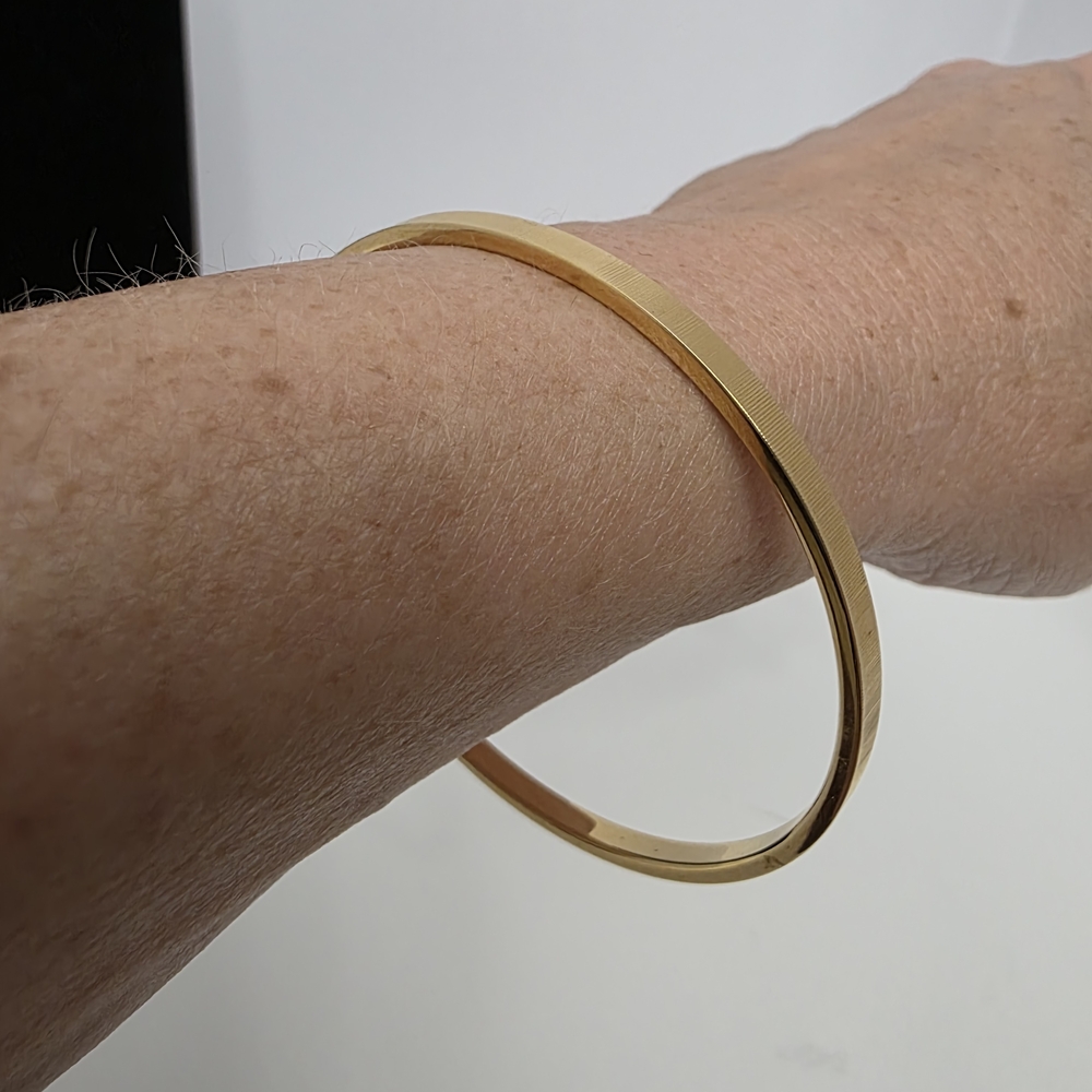 Vintage Monet Signed Classic Gold Tone Bracelet 8" Etched Stripe Design